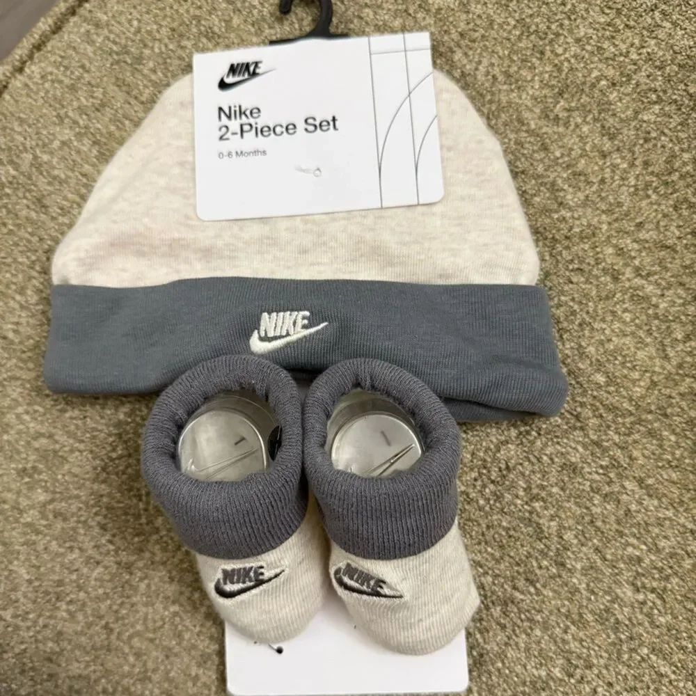 Nike Baby Beanie Cap and Booties Set - Grey / Gray - 0-6 M - Boy Girl Infant